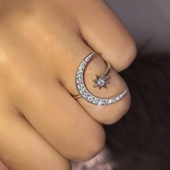 **New Silver Crescent Moon & Star Resizeable  Ring - Picture 2 of 8
